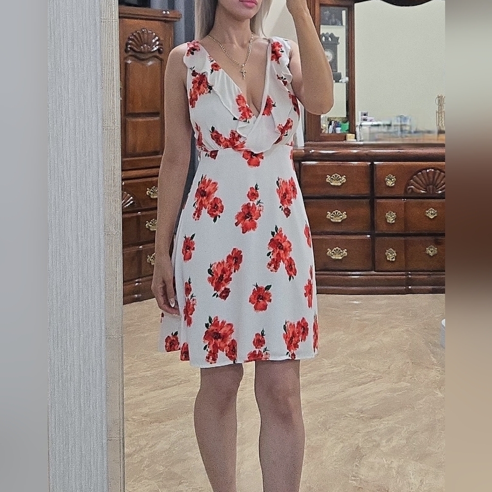 Forever 21 Red and White Floral Mini Dress